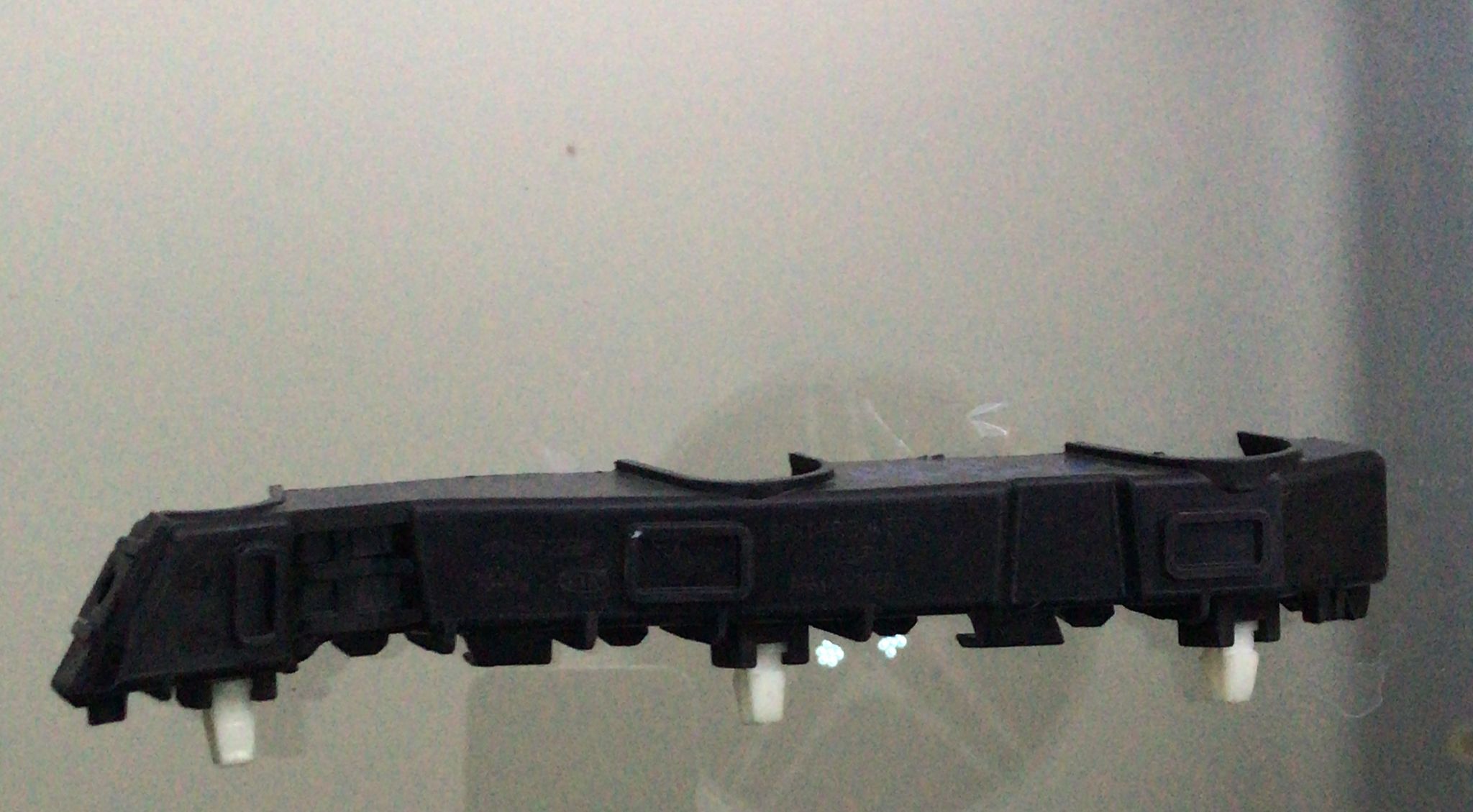 Kia Rio (17-21) Arka Tampon Sağ Braketi